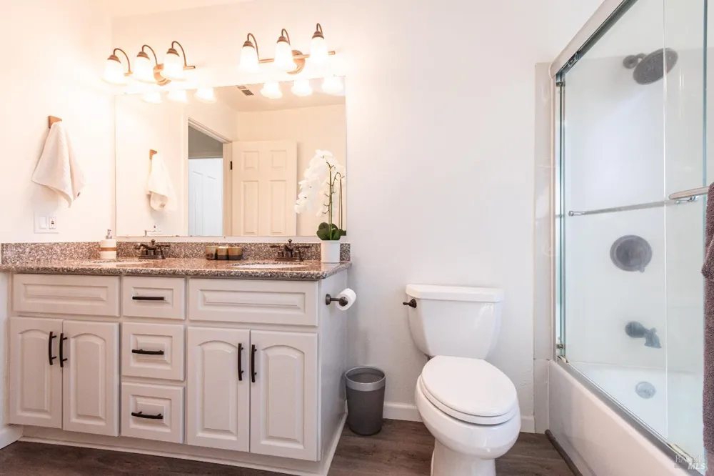 1913 Hopper Way Yountville, CA 94599