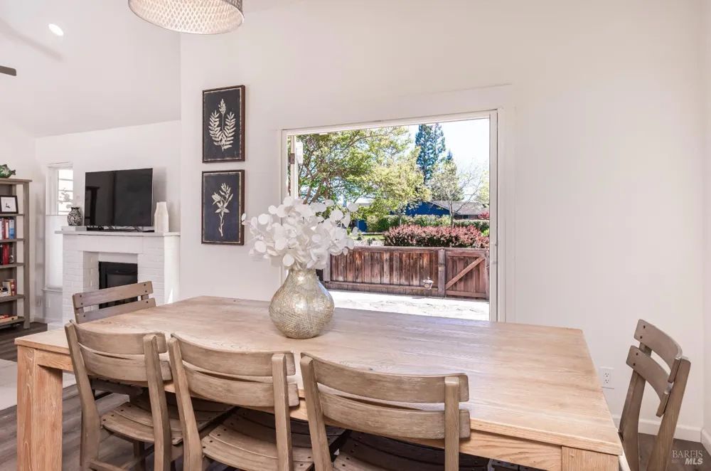 1913 Hopper Way Yountville, CA 94599
