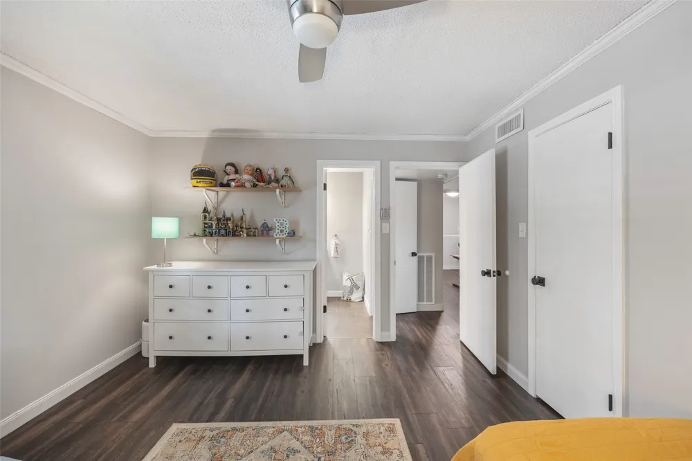 6007 Sandhurst Lane #D Dallas, TX 75206