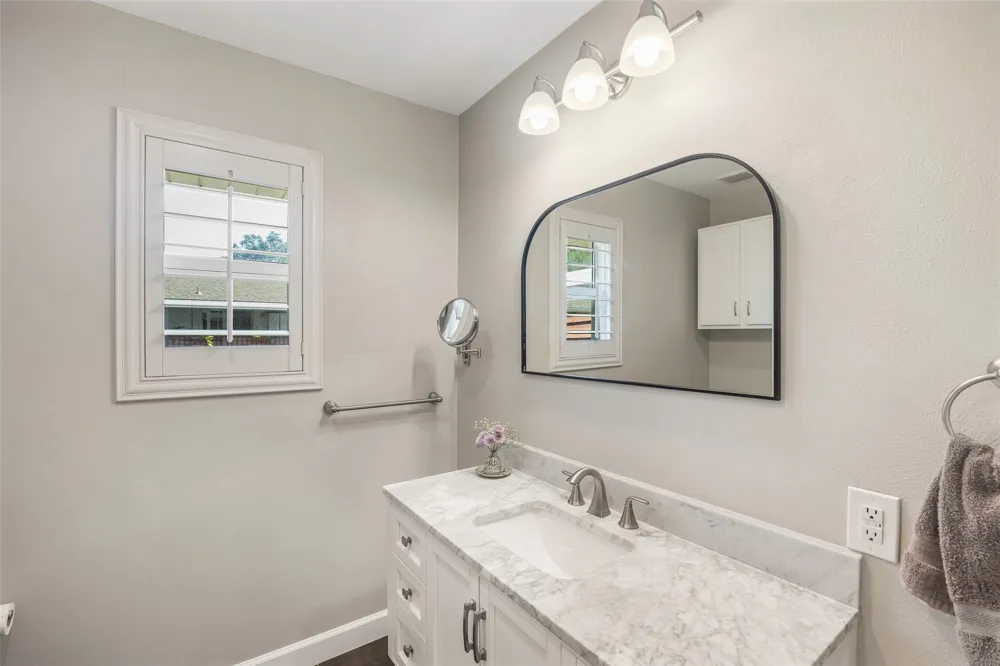 6007 Sandhurst Lane #D Dallas, TX 75206