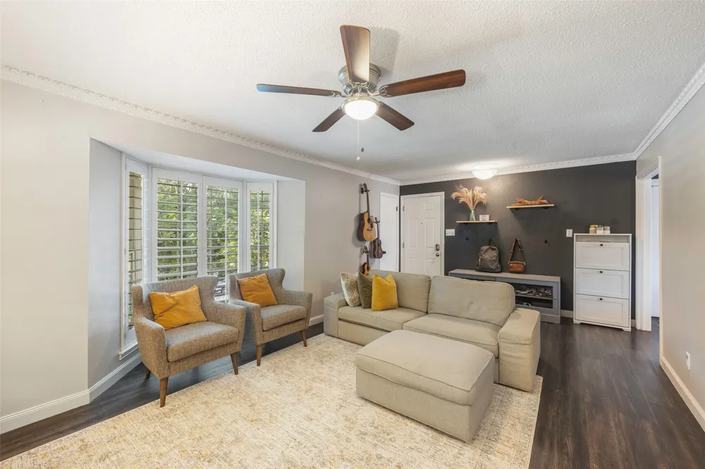 6007 Sandhurst Lane #D Dallas, TX 75206