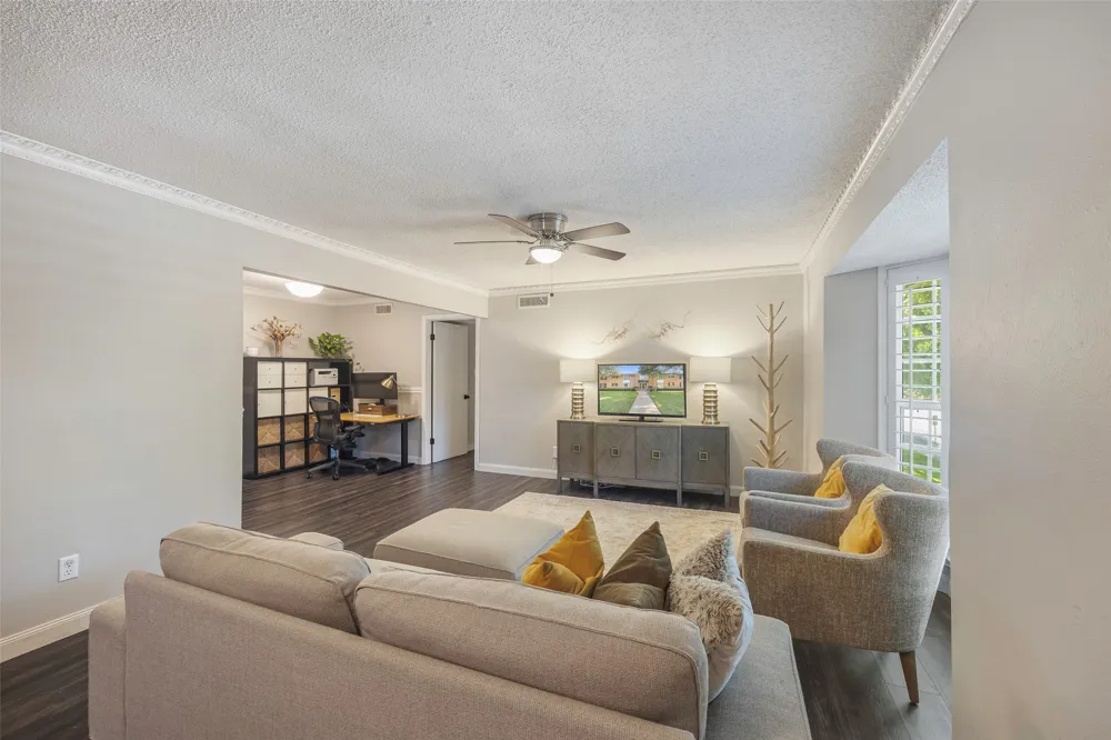 6007 Sandhurst Lane #D Dallas, TX 75206