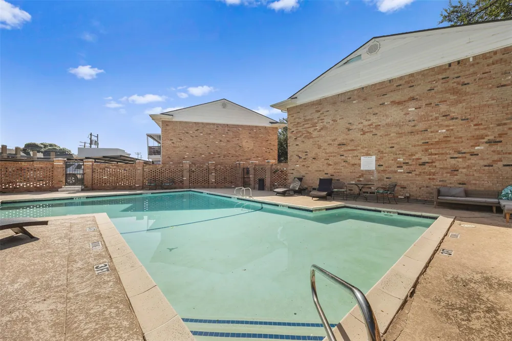 6007 Sandhurst Lane #D Dallas, TX 75206