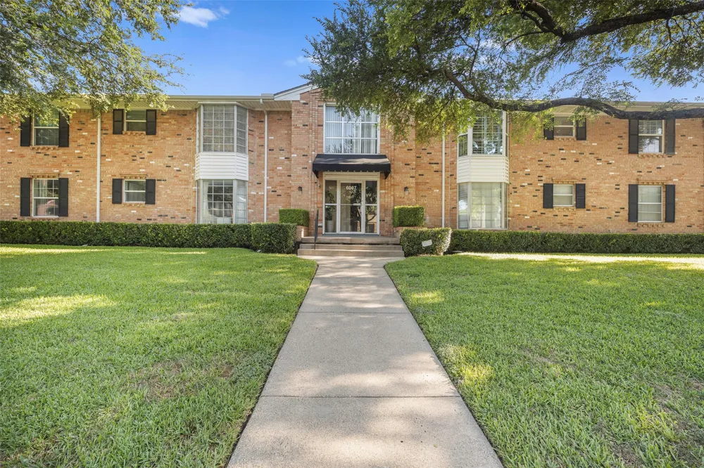 6007 Sandhurst Lane #D Dallas, TX 75206