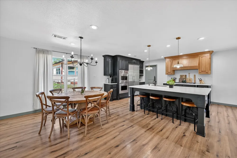 7036 Lotus Trail Lake Worth, TX 76135