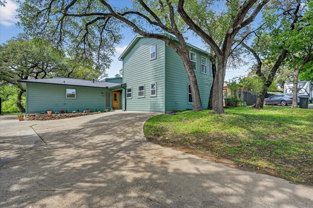 7036 Lotus Trail Lake Worth, TX 76135