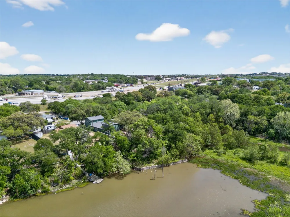 7036 Lotus Trail Lake Worth, TX 76135