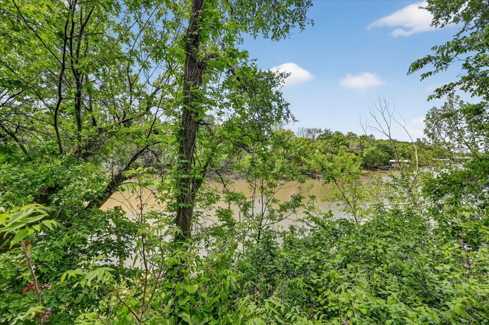 7036 Lotus Trail Lake Worth, TX 76135