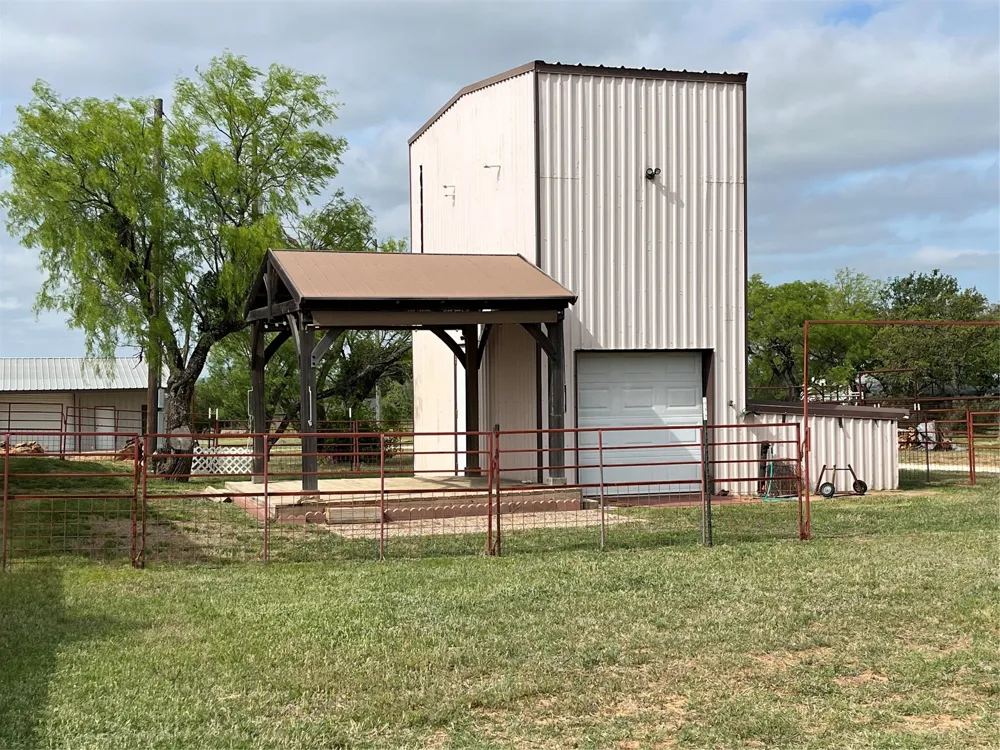 2190 W FM 574 ROAD W Mullin, TX 76864