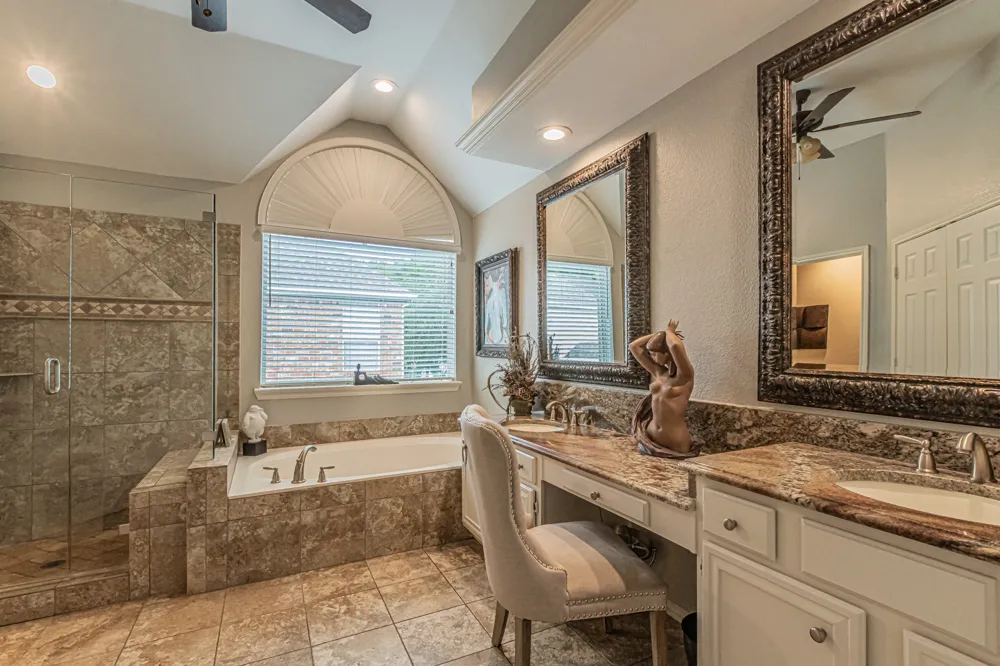 3240 Paddock Circle Flower Mound, TX 75022