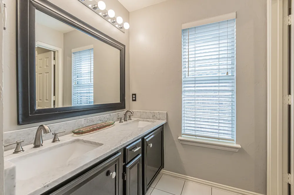 3240 Paddock Circle Flower Mound, TX 75022