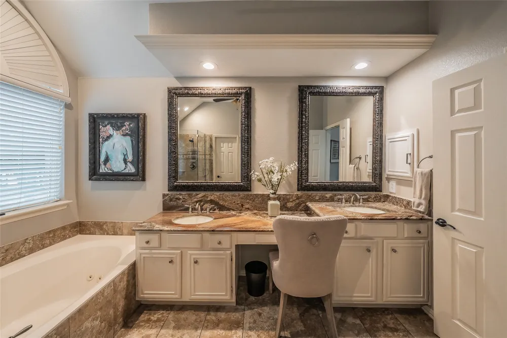 3240 Paddock Circle Flower Mound, TX 75022