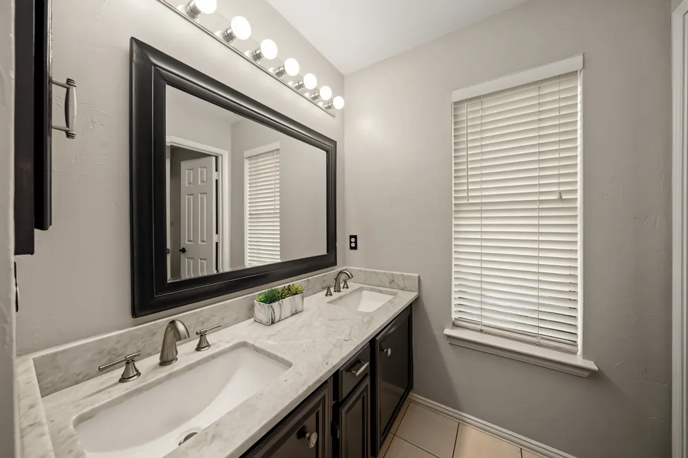 3240 Paddock Circle Flower Mound, TX 75022