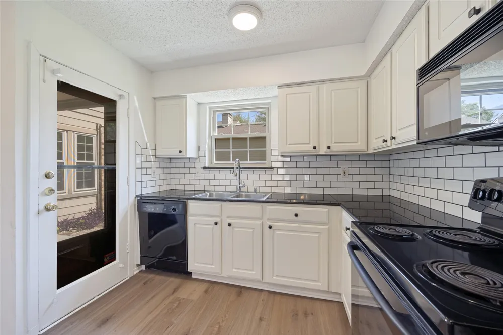 5300 Keller Springs #1086 Dallas, TX 75248