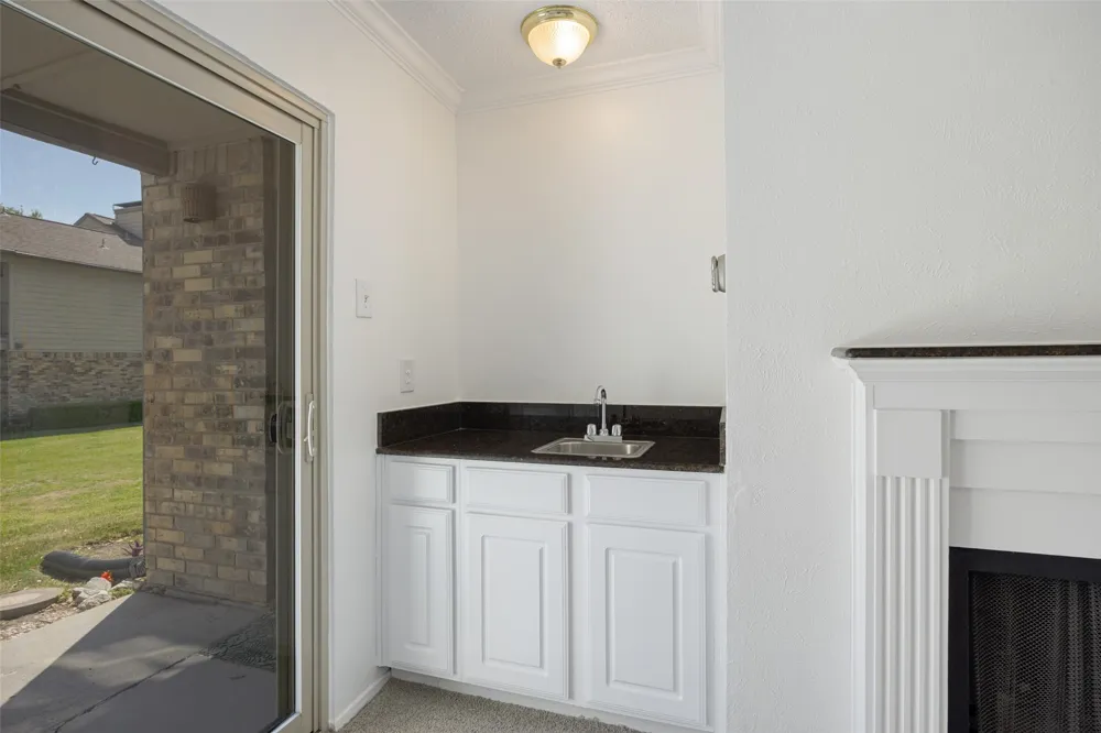 5300 Keller Springs #1086 Dallas, TX 75248