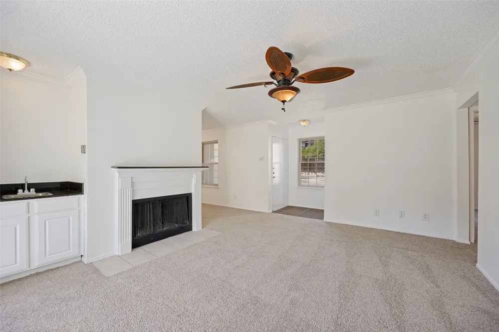 5300 Keller Springs #1086 Dallas, TX 75248
