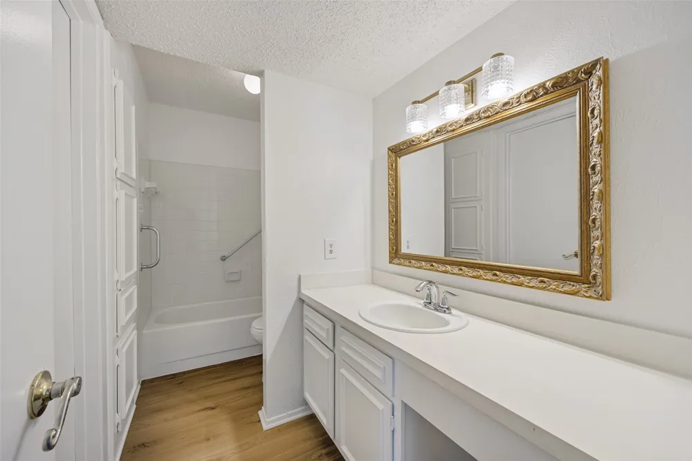 5300 Keller Springs #1086 Dallas, TX 75248