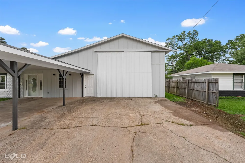 1001 Dale Drive Benton, LA 71006