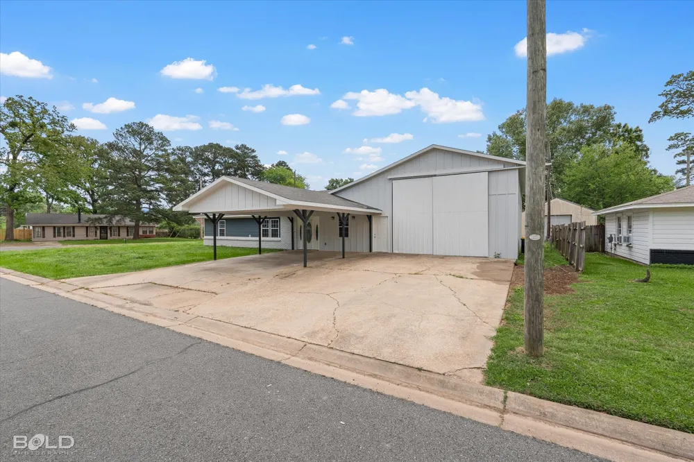 1001 Dale Drive Benton, LA 71006