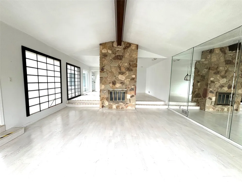 12 Creekwood Circle Richardson, TX 75080