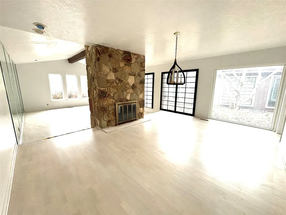 12 Creekwood Circle Richardson, TX 75080