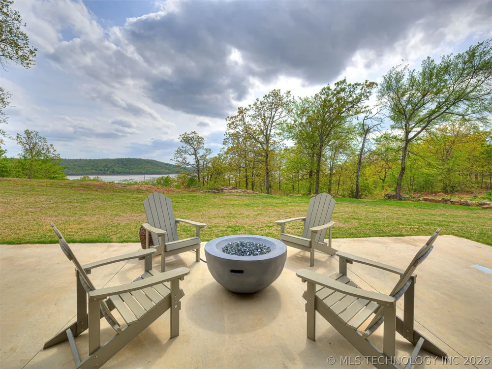 138 Eagles Nest Drive Eufaula, OK 74432