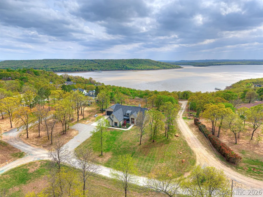 138 Eagles Nest Drive Eufaula, OK 74432