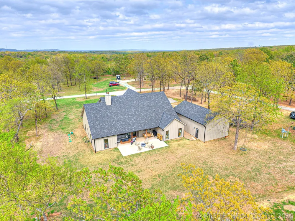 138 Eagles Nest Drive Eufaula, OK 74432