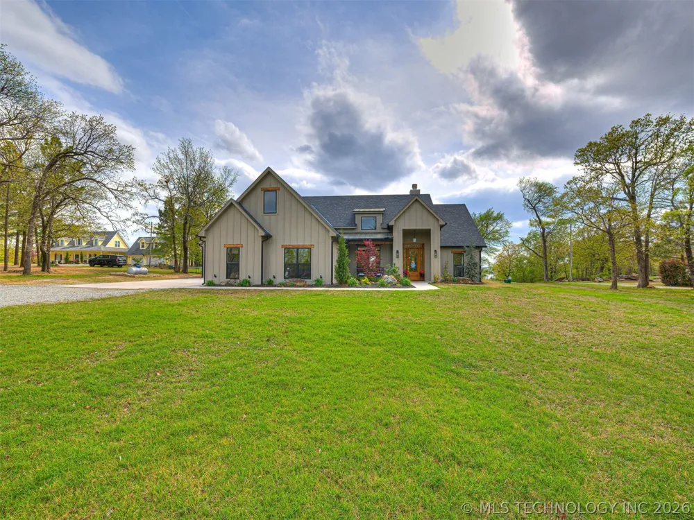 138 Eagles Nest Drive Eufaula, OK 74432