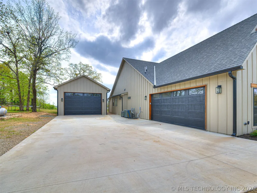 138 Eagles Nest Drive Eufaula, OK 74432