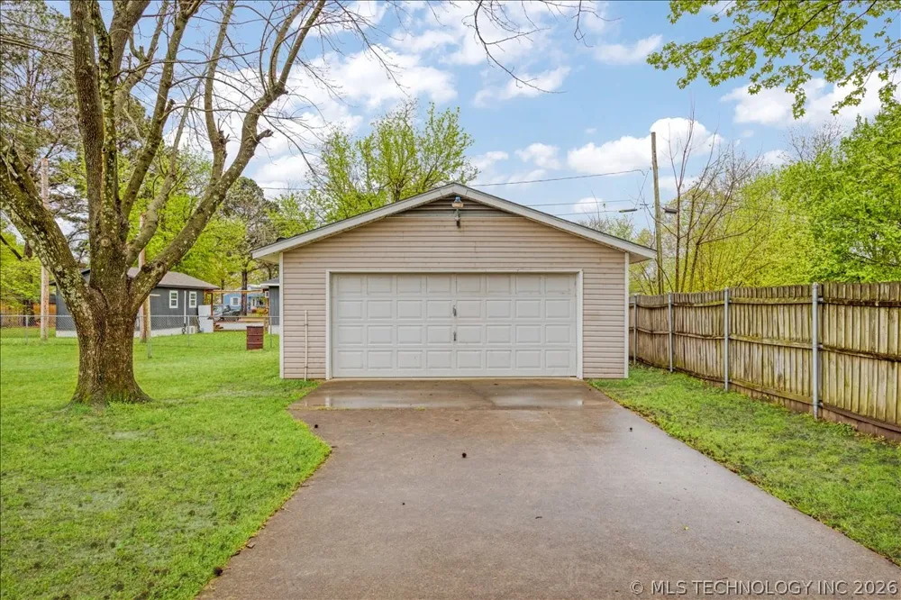 306 SE 4th Street Antlers, OK 74523