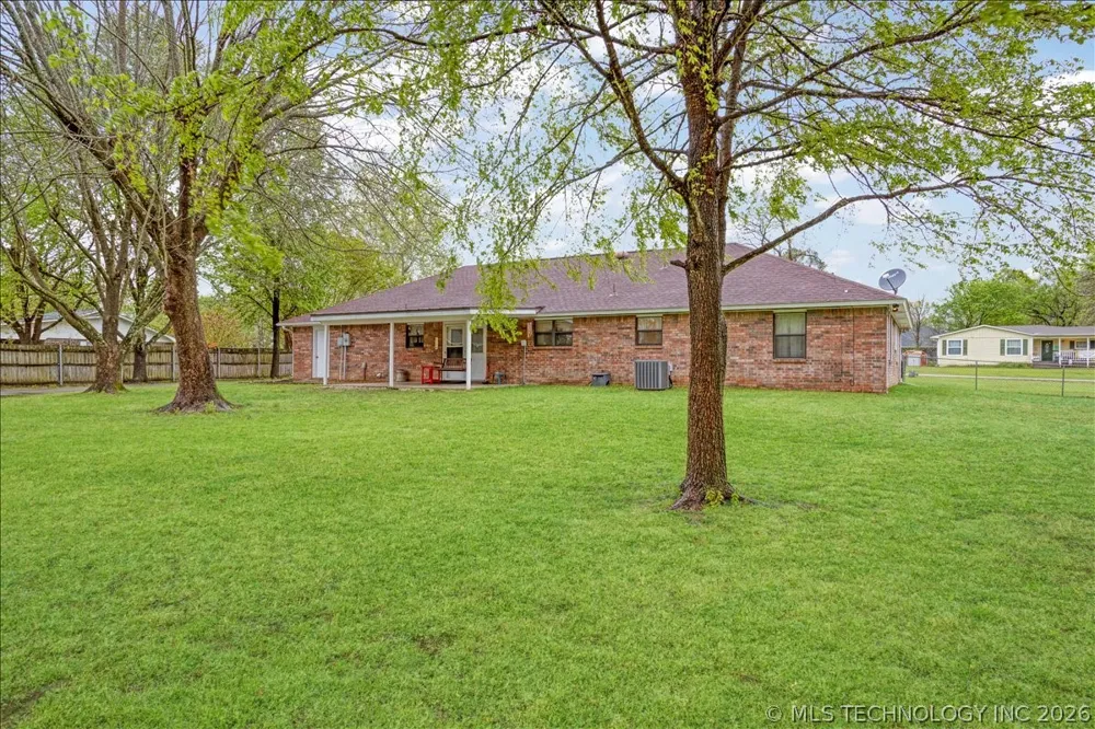 306 SE 4th Street Antlers, OK 74523