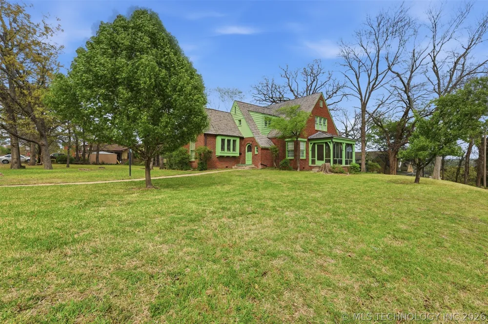 422 S Highland Ada, OK 74820