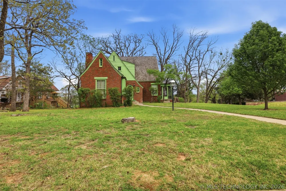 422 S Highland Ada, OK 74820