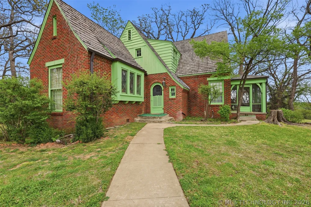 422 S Highland Ada, OK 74820