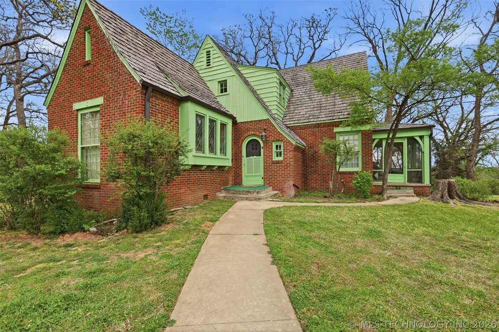 422 S Highland Ada, OK 74820