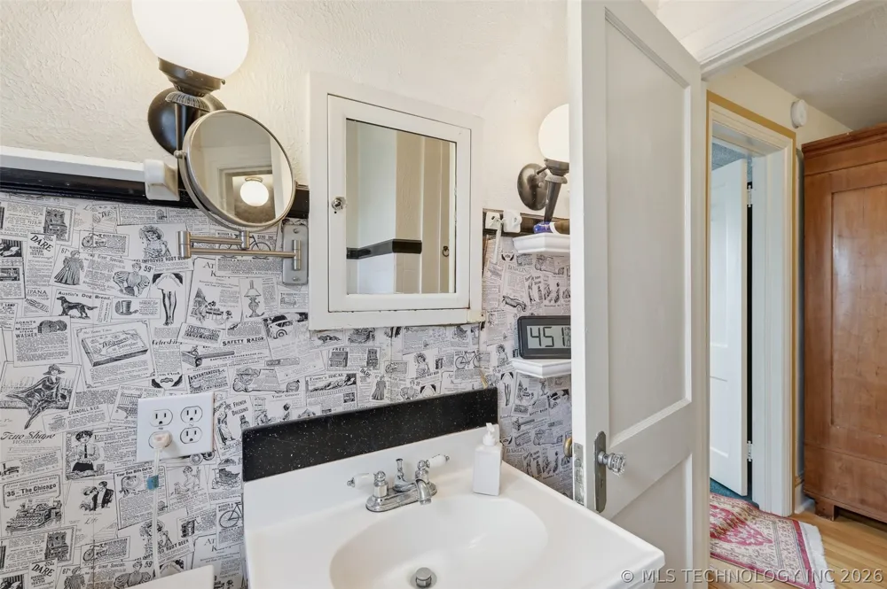 422 S Highland Ada, OK 74820