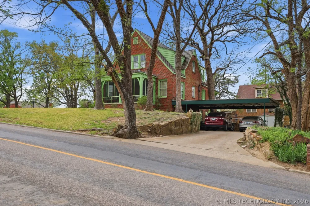 422 S Highland Ada, OK 74820