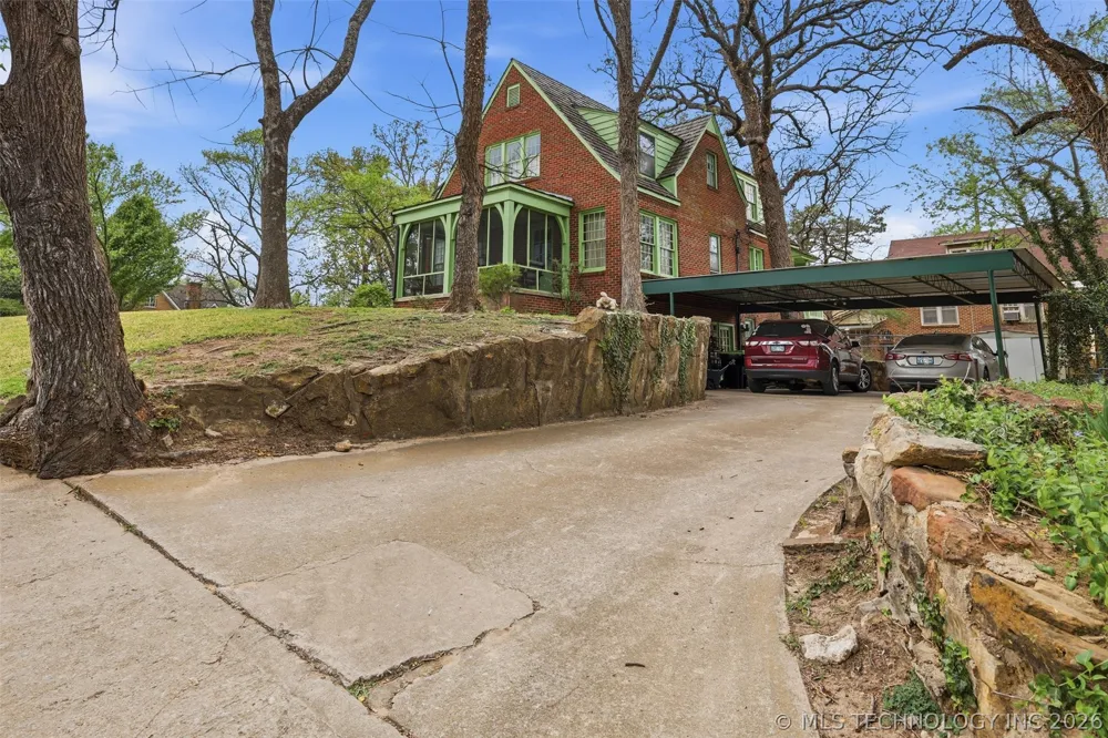422 S Highland Ada, OK 74820