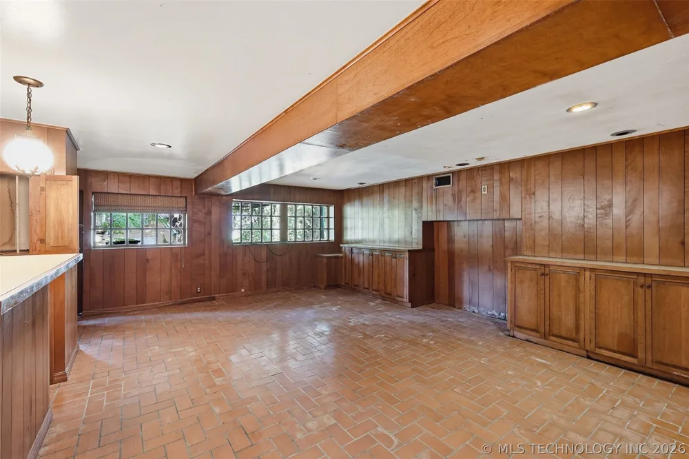 422 S Highland Ada, OK 74820