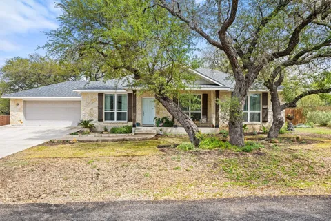 103 Leaning Oak Circle