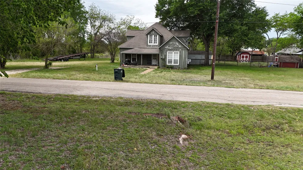 517 Giddings Street Lexington, TX 78947