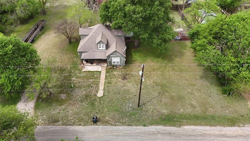 517 Giddings Street Lexington, TX 78947