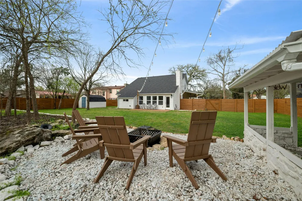 13207 Fencerail Road Manchaca, TX 78652