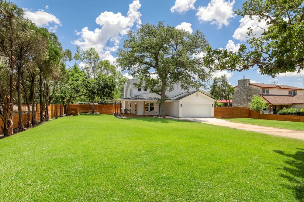 13207 Fencerail Road Manchaca, TX 78652