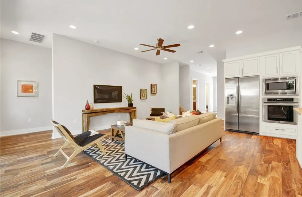1208 Kinney Avenue Austin, TX 78704