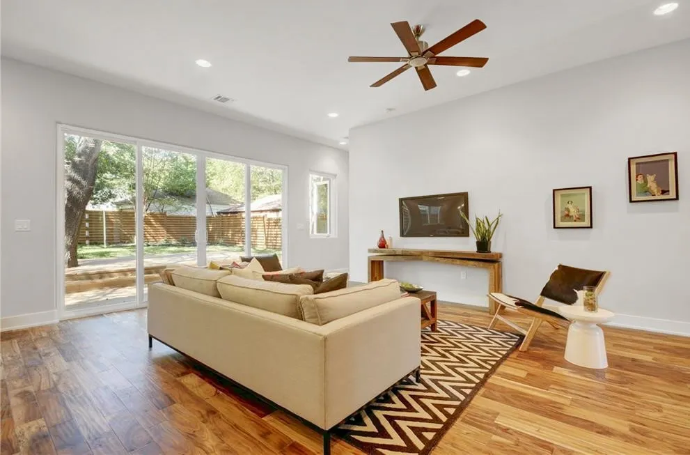 1208 Kinney Avenue Austin, TX 78704