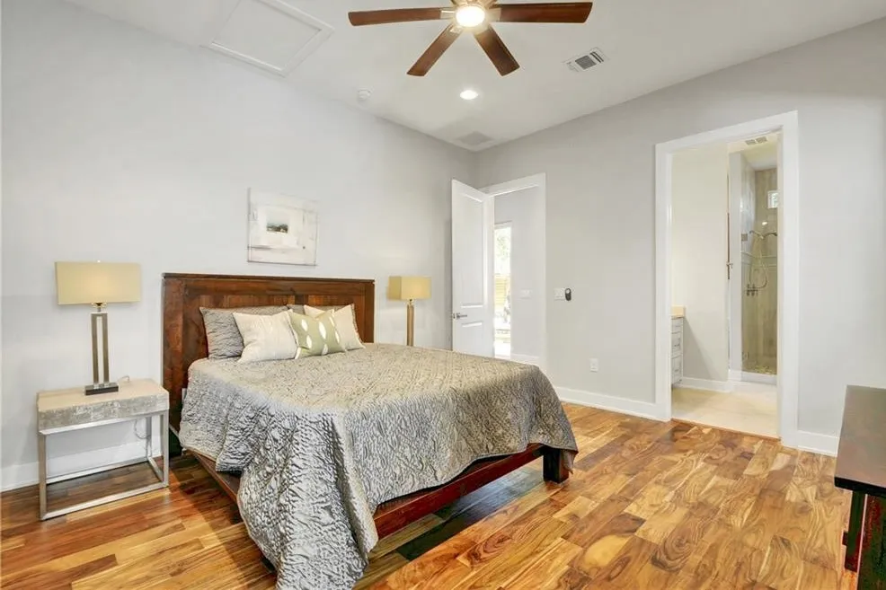 1208 Kinney Avenue Austin, TX 78704