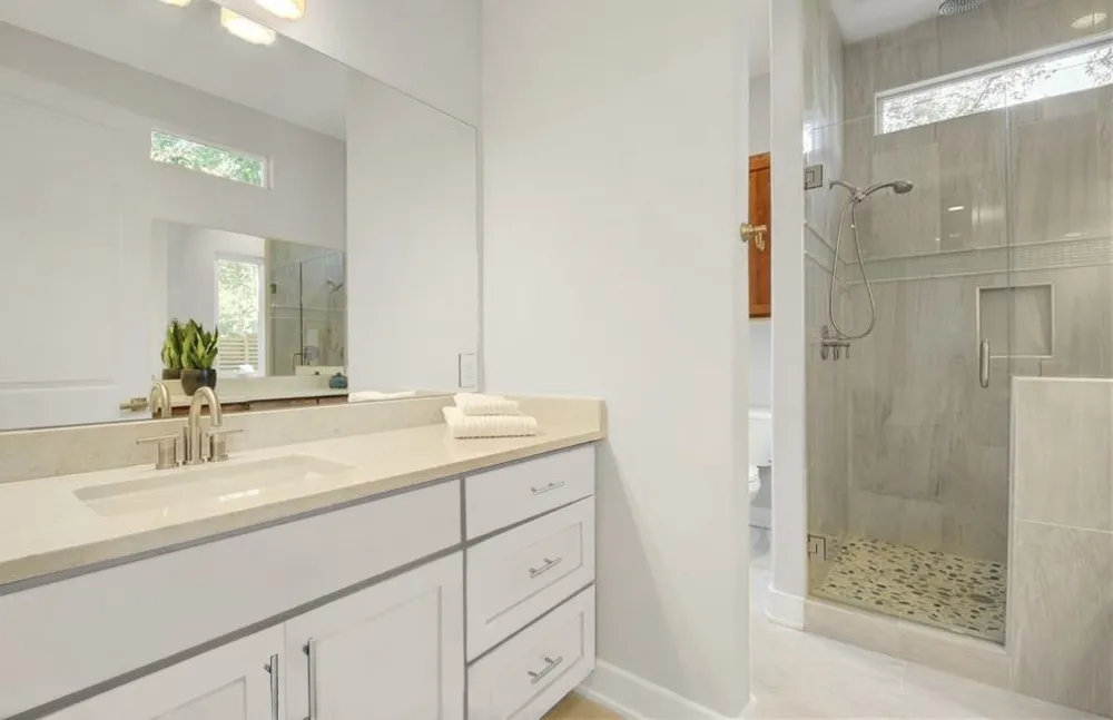 1208 Kinney Avenue Austin, TX 78704