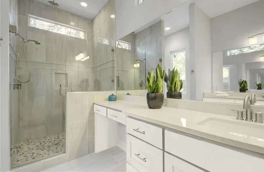 1208 Kinney Avenue Austin, TX 78704